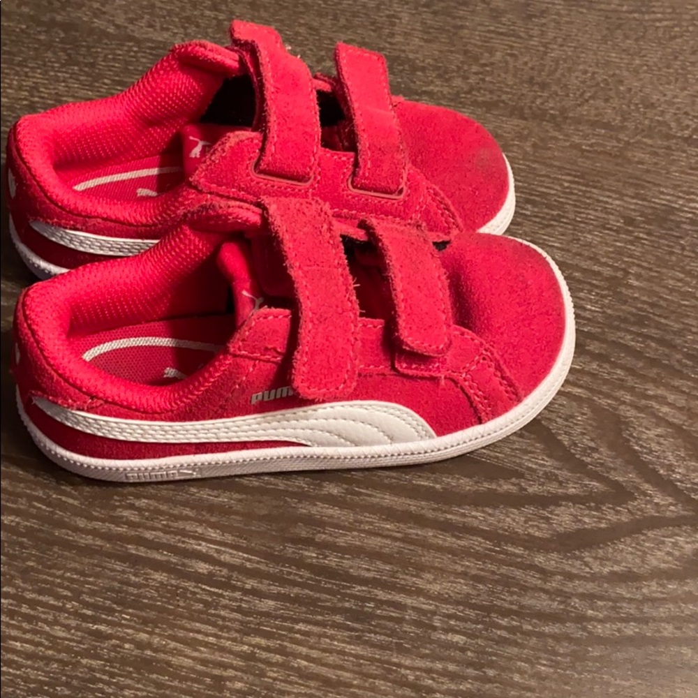 Girls pink Pumas